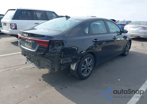 2023 Kia Forte Lxs z USA, uszkodzony, nr VIN 3KPF24AD8PE554398